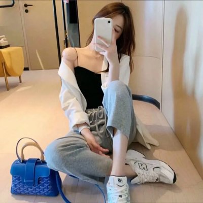 在不白不黑的世界里，熊猫笑了